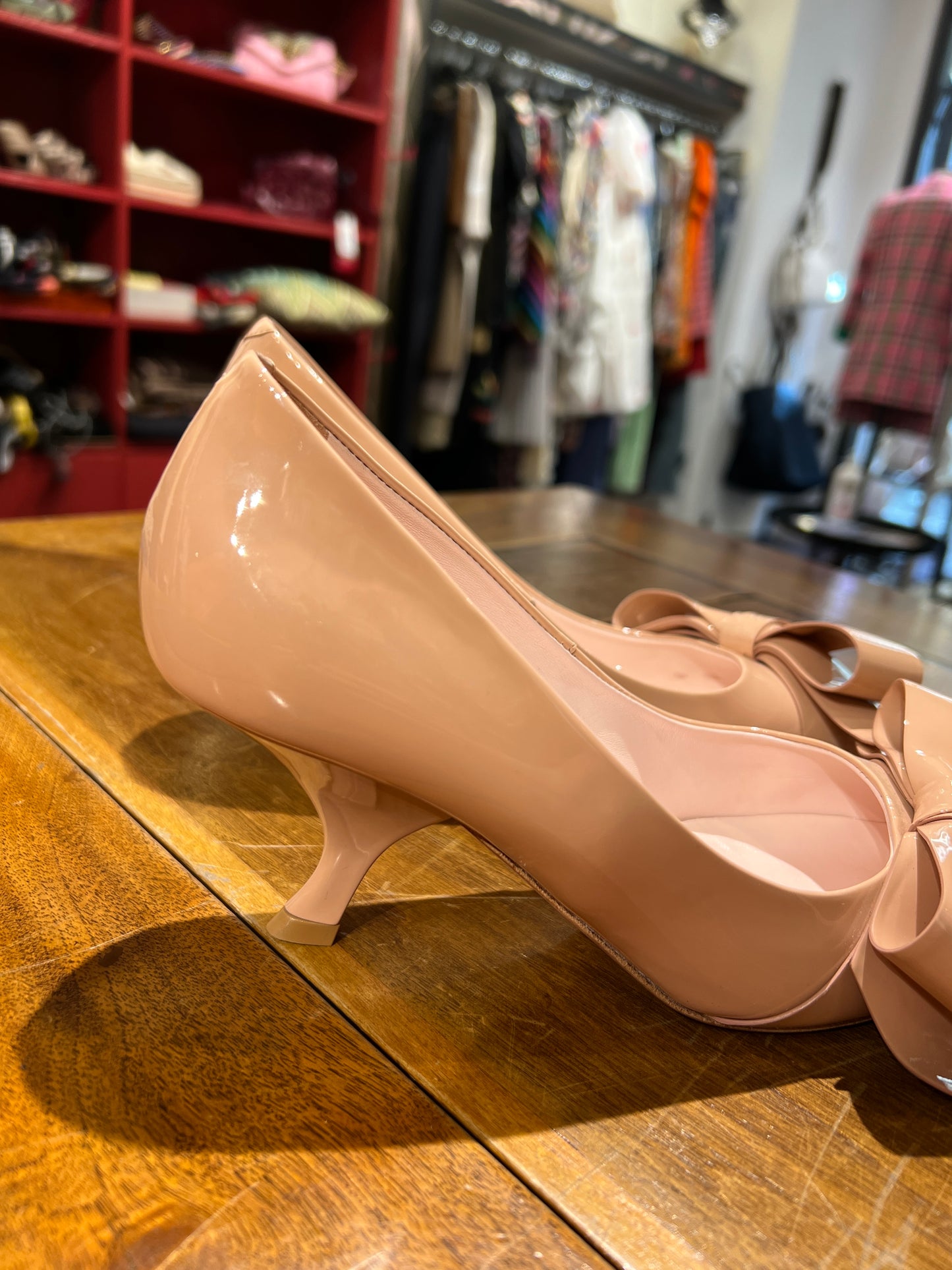 Roger Vivier nude bow pumps