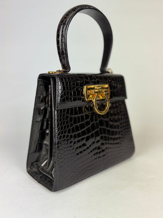 Ferragamo Borsina Iconic Top Handle nera - lesleyluxuryvintage