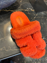 Carica l&#39;immagine nel visualizzatore di Gallery, Hermès sandali Chypre arancio
