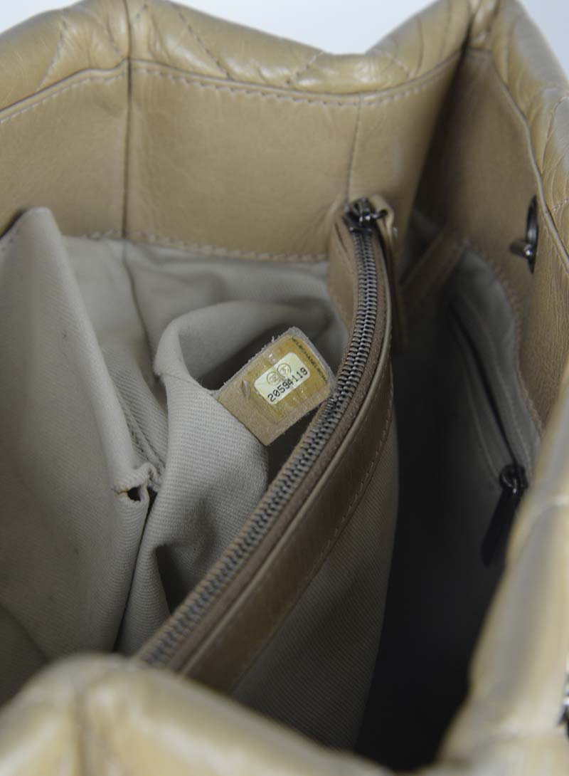 Chanel Shopper in beige Matelassé leather