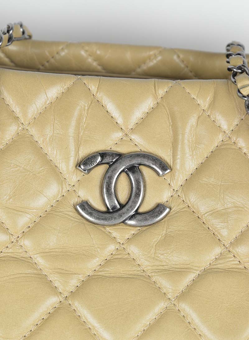 Chanel Shopper in beige Matelassé leather