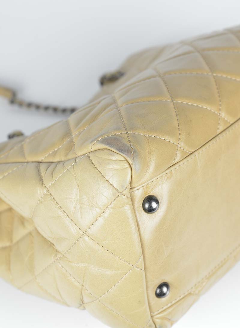 Chanel Shopper in beige Matelassé leather