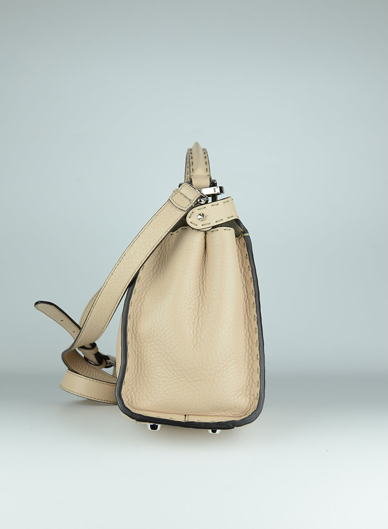 Fendi Selleria Peekaboo Iseeu in pelle rosa cipria