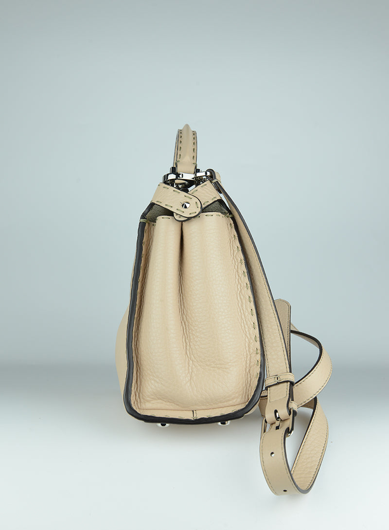 Fendi Selleria Peekaboo Iseeu in pelle rosa cipria