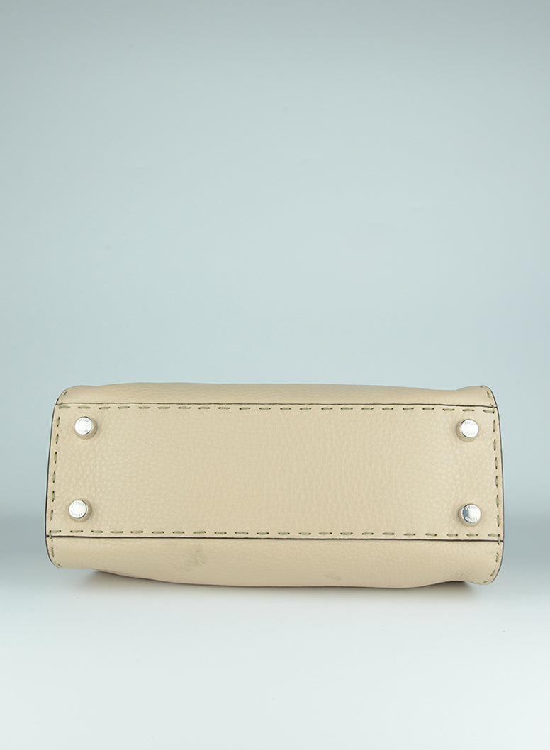 Fendi Selleria Peekaboo Iseeu in pelle rosa cipria