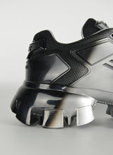 Carica l&#39;immagine nel visualizzatore di Gallery, Prada Sneakers Chunky argento nere sfumate - N. 39
