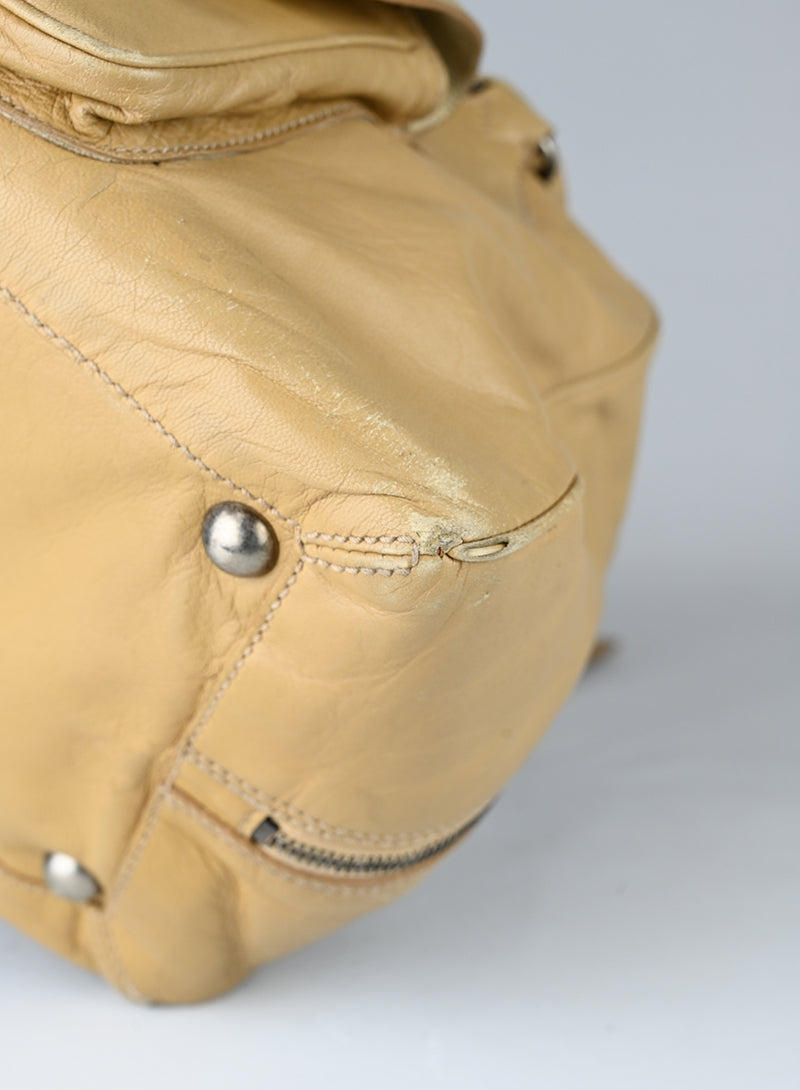 Balenciaga Borsa a bauletto in pelle beige
