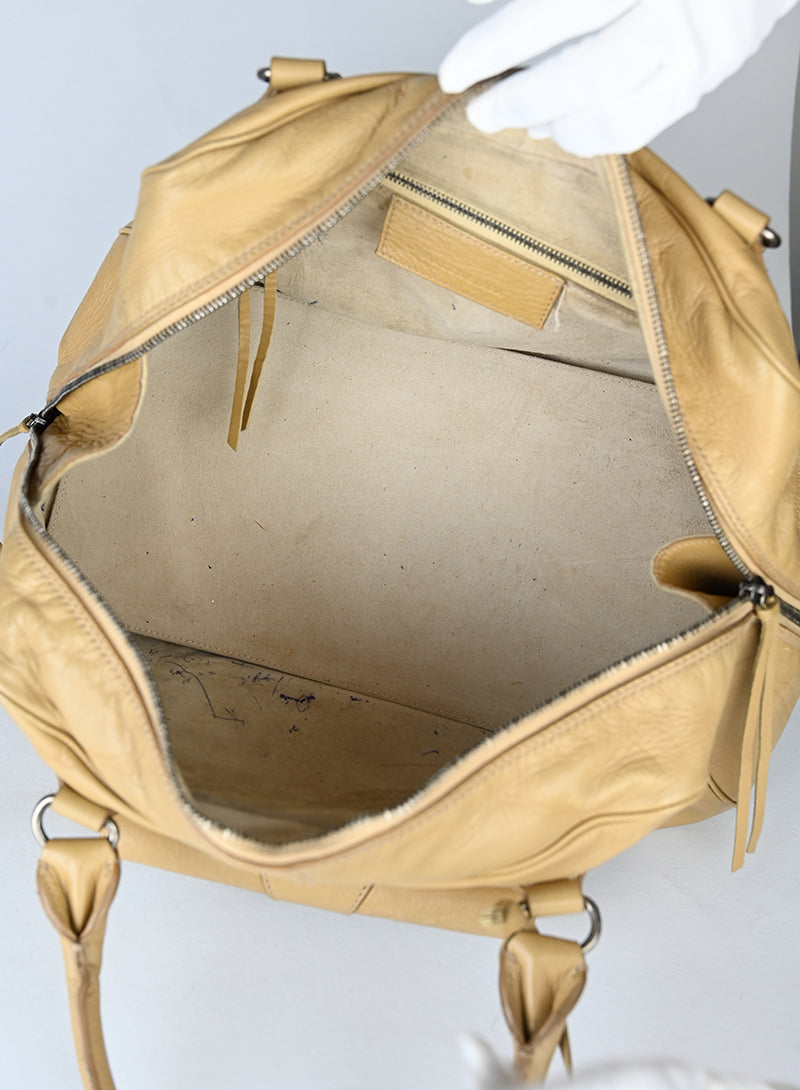 Balenciaga Borsa a bauletto in pelle beige