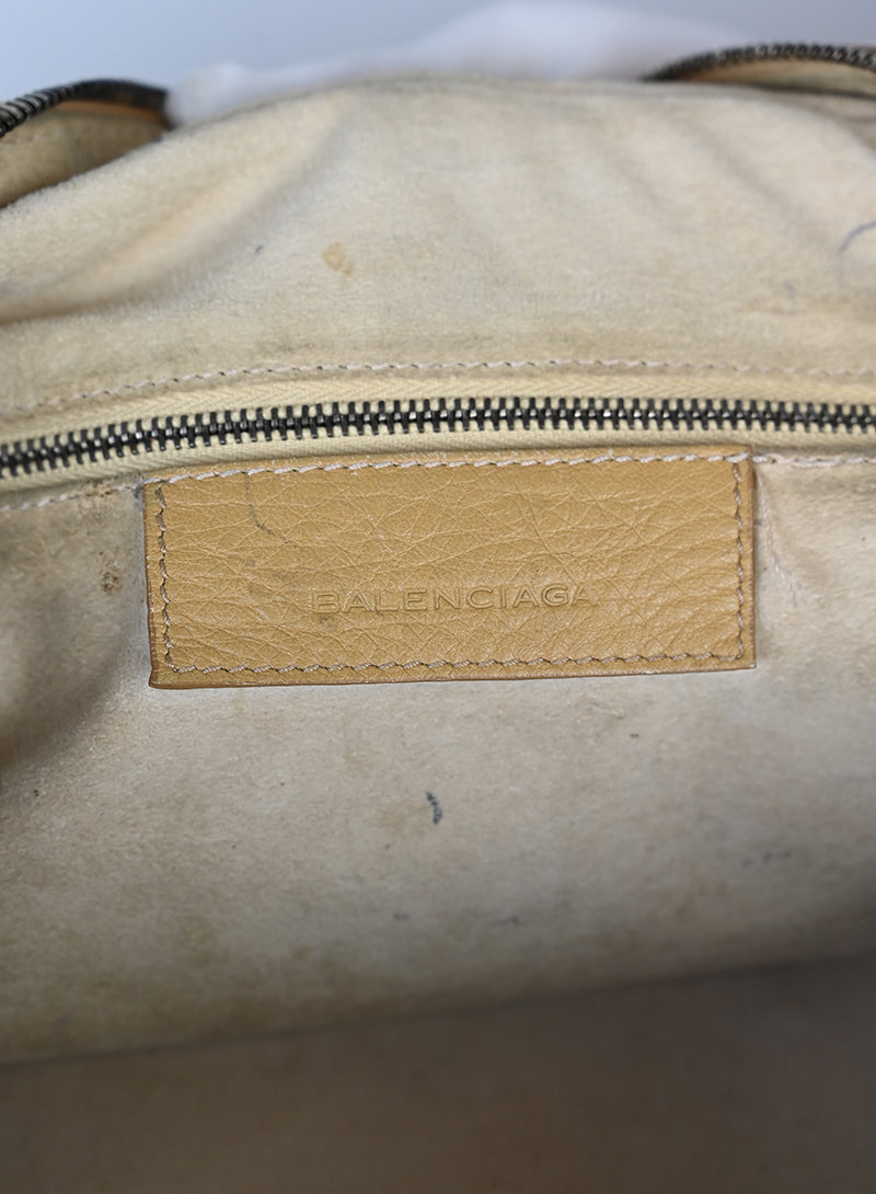 Balenciaga Borsa a bauletto in pelle beige
