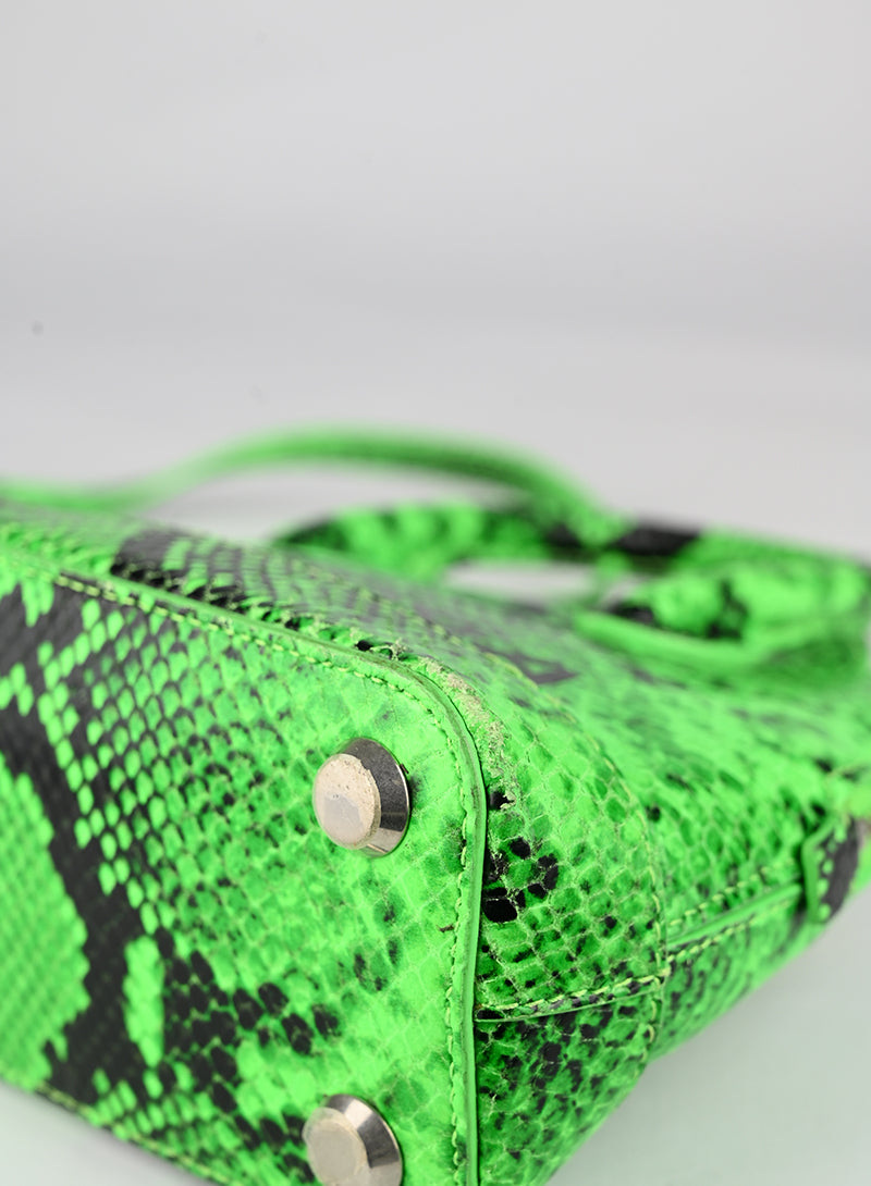 Balenciaga Borsa Ville XXS in pelle verde fluo