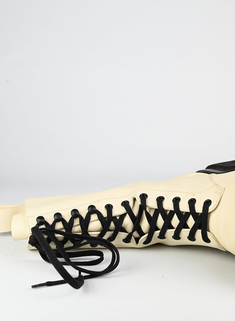 Bottega Veneta Anfibi in pelle bianca - N. 39