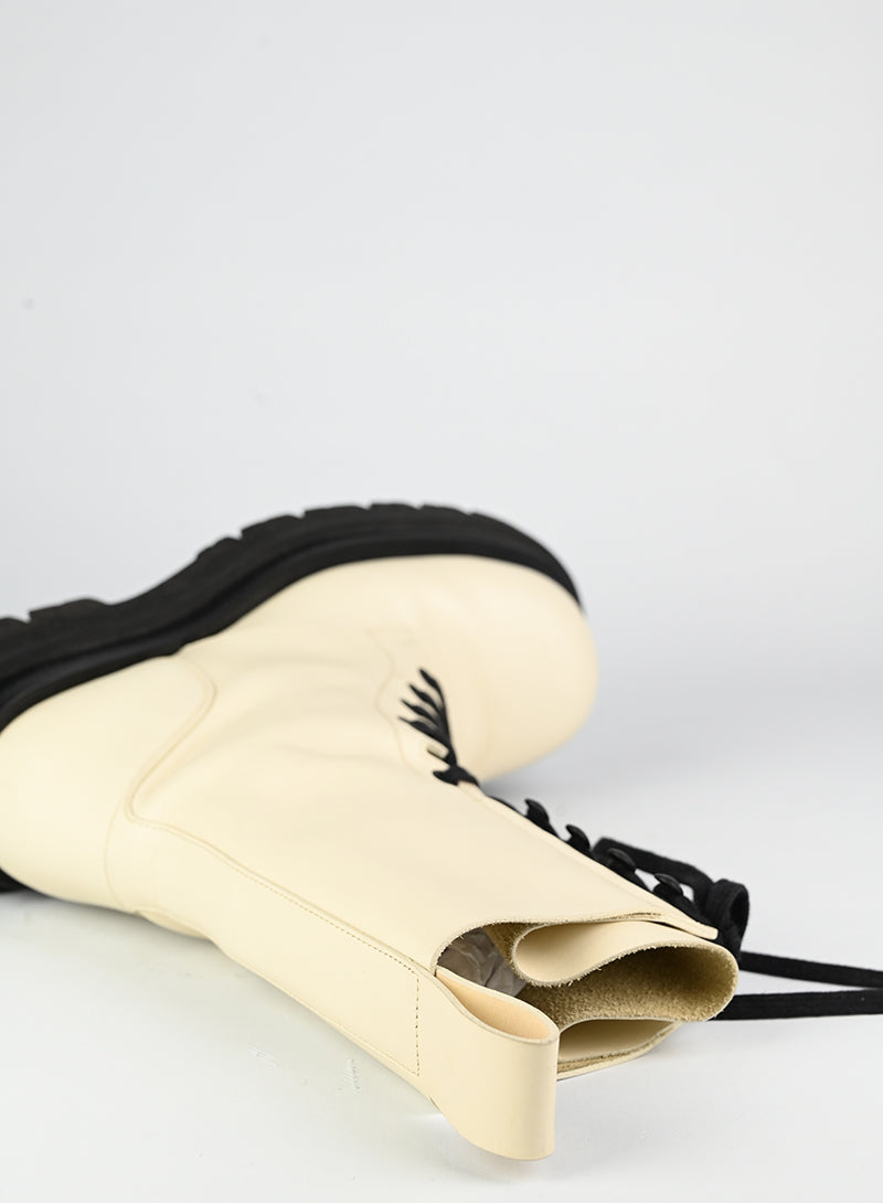 Bottega Veneta Anfibi in pelle bianca - N. 39