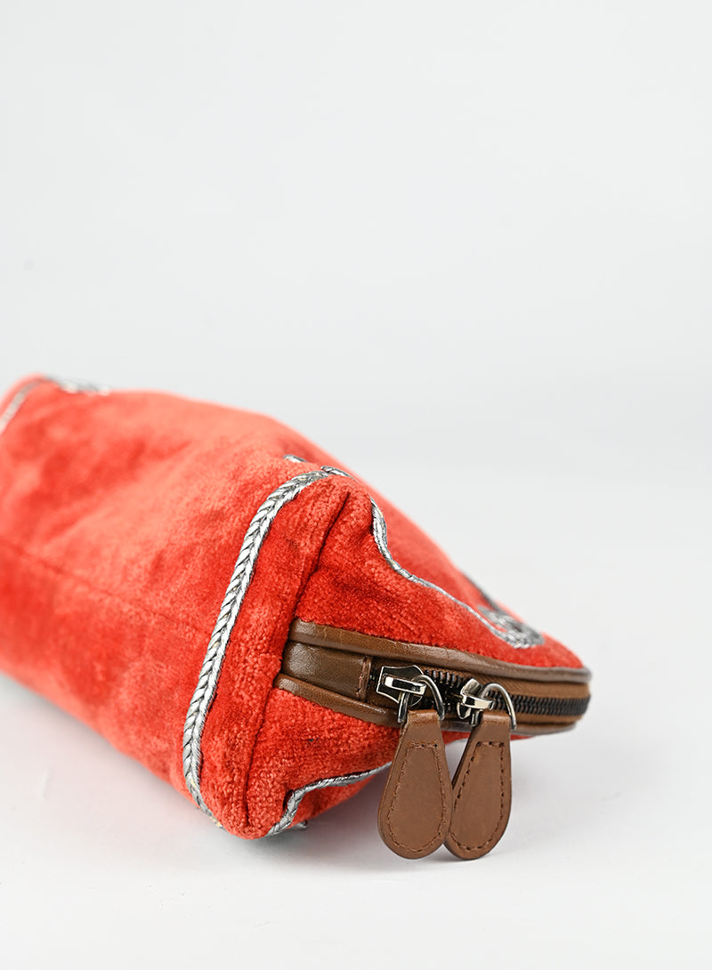 Bottega Veneta Beauty Case in velluto rosso