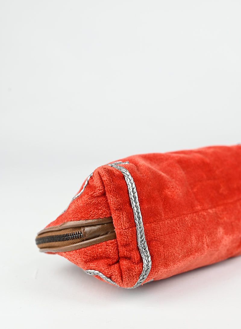 Bottega Veneta Beauty Case in velluto rosso