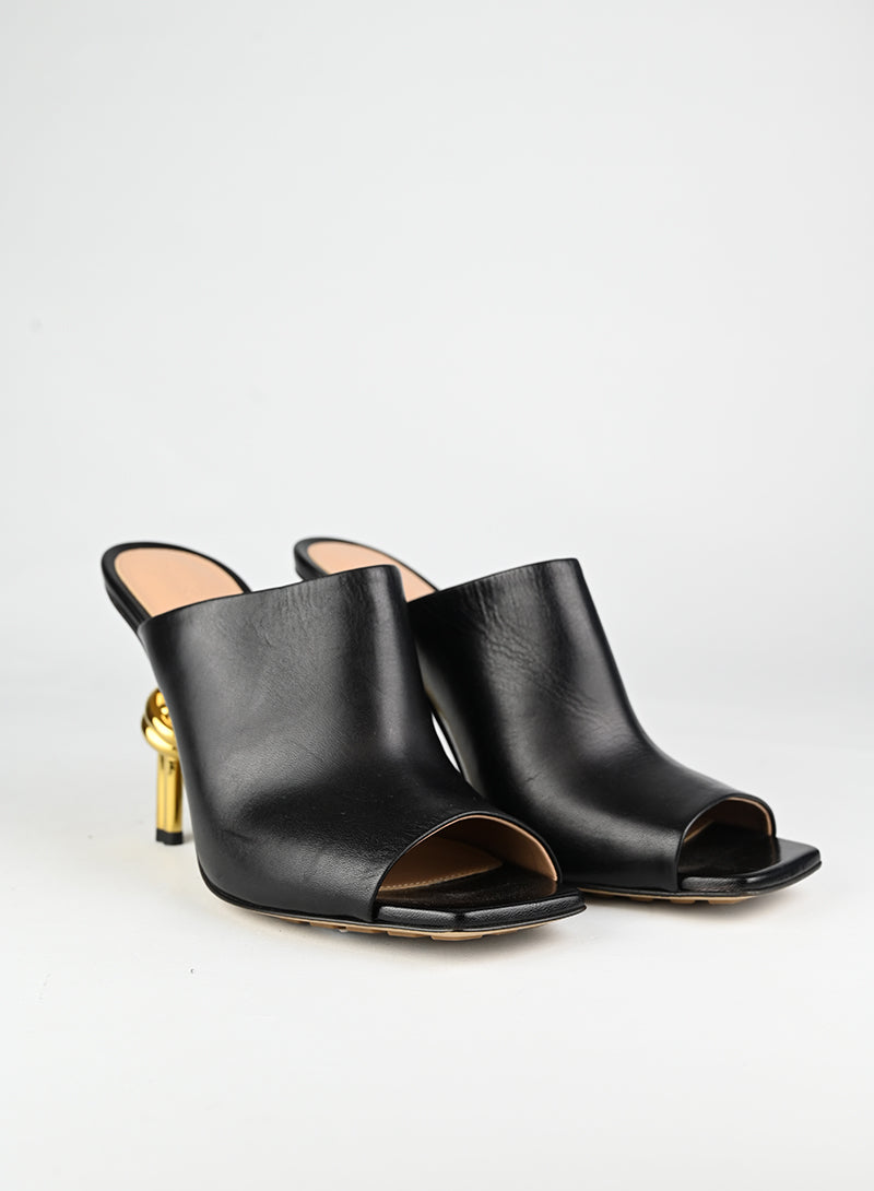 Bottega Veneta Sandali Sabot Knot in pelle nera - N. 39