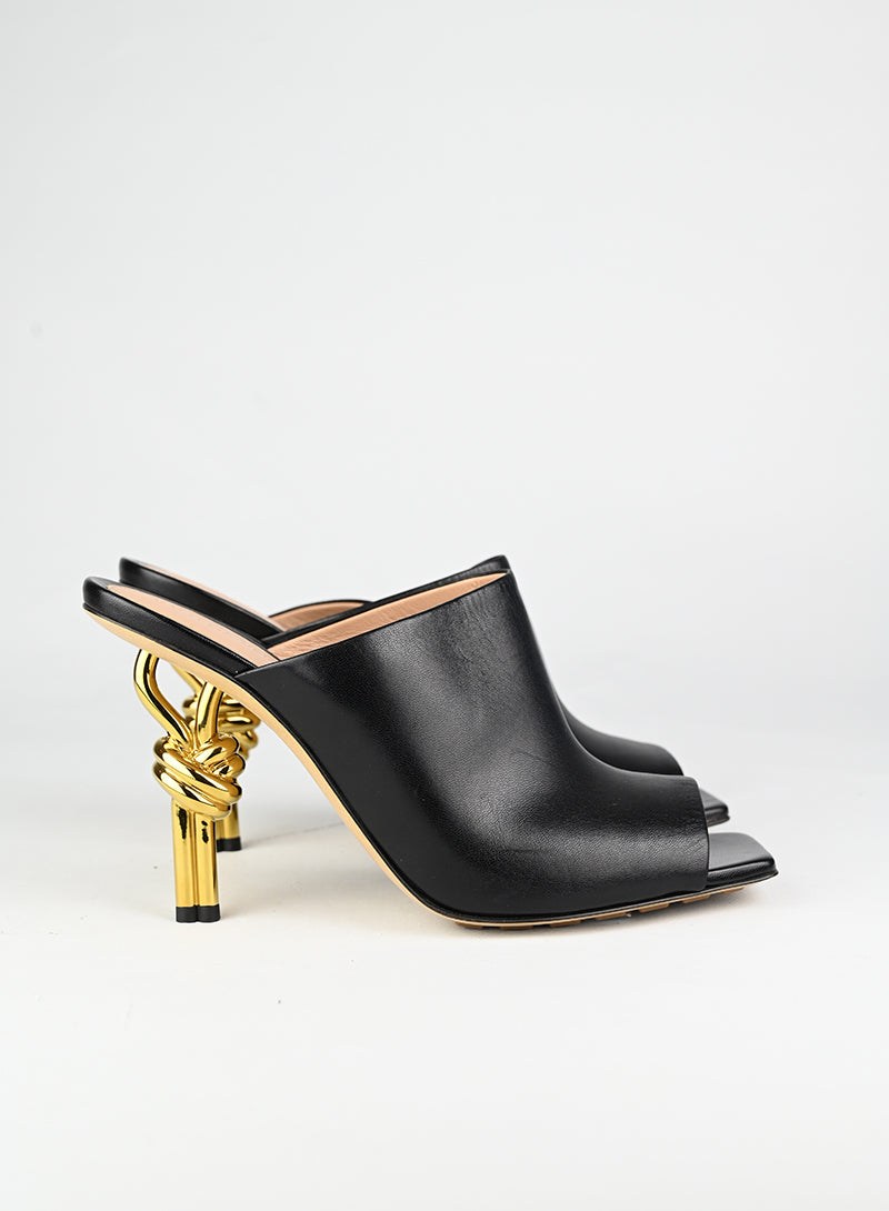 Bottega Veneta Sandali Sabot Knot in pelle nera - N. 39