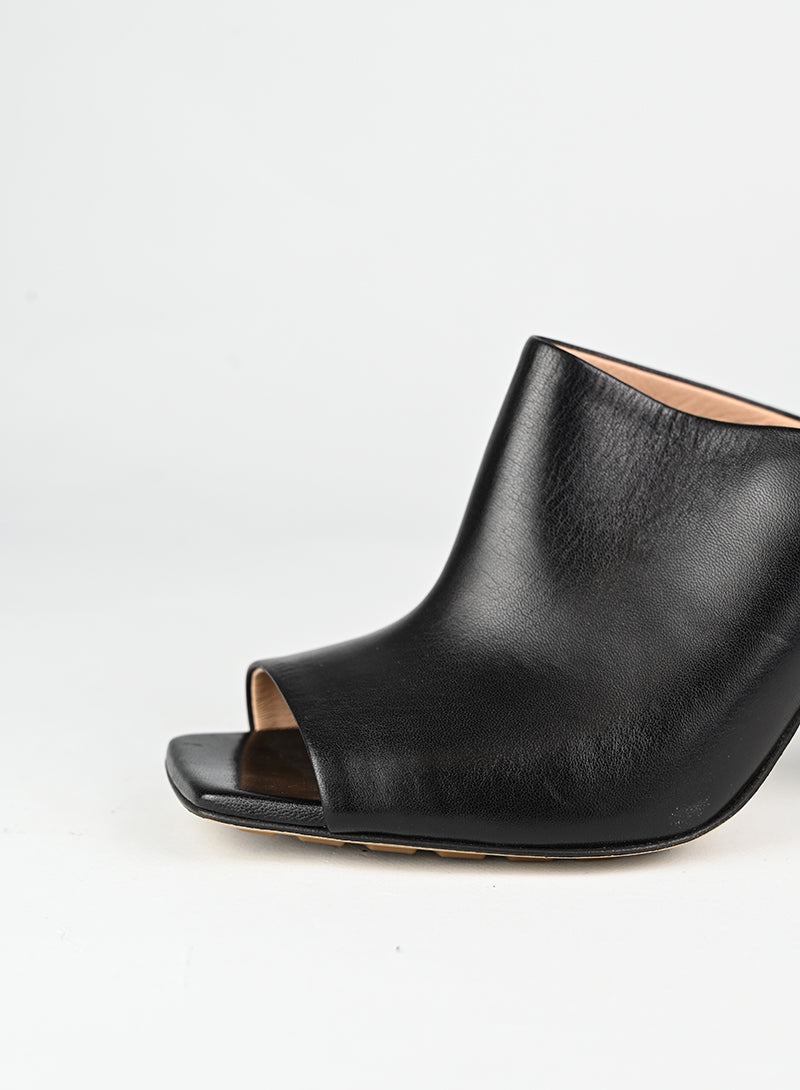 Bottega Veneta Sandali Sabot Knot in pelle nera - N. 39