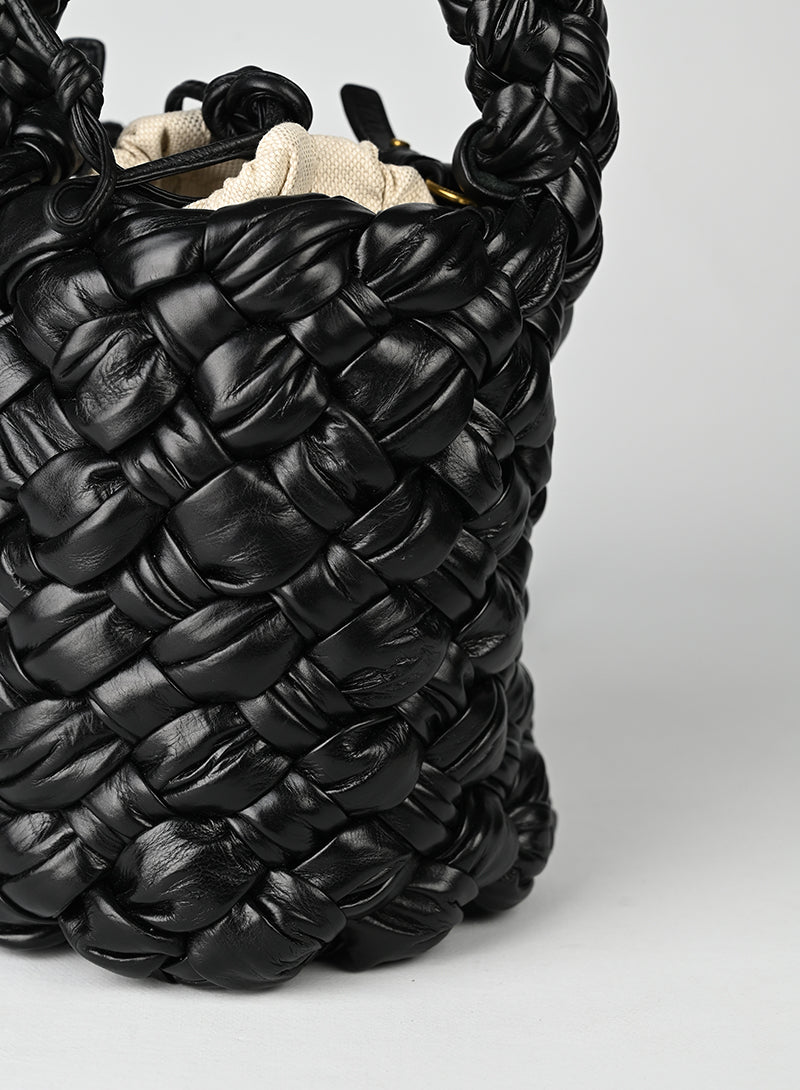 Bottega Veneta Kalimero Bucket in pelle nera