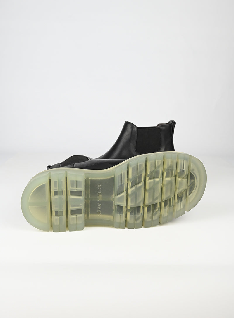 Bottega Veneta Stivaletti Tire in pelle nera - N. 39
