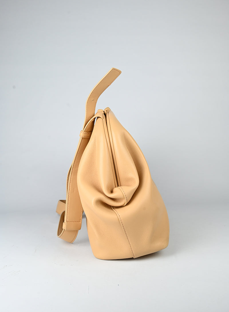 Bottega Veneta Maxi pouch in pelle beige