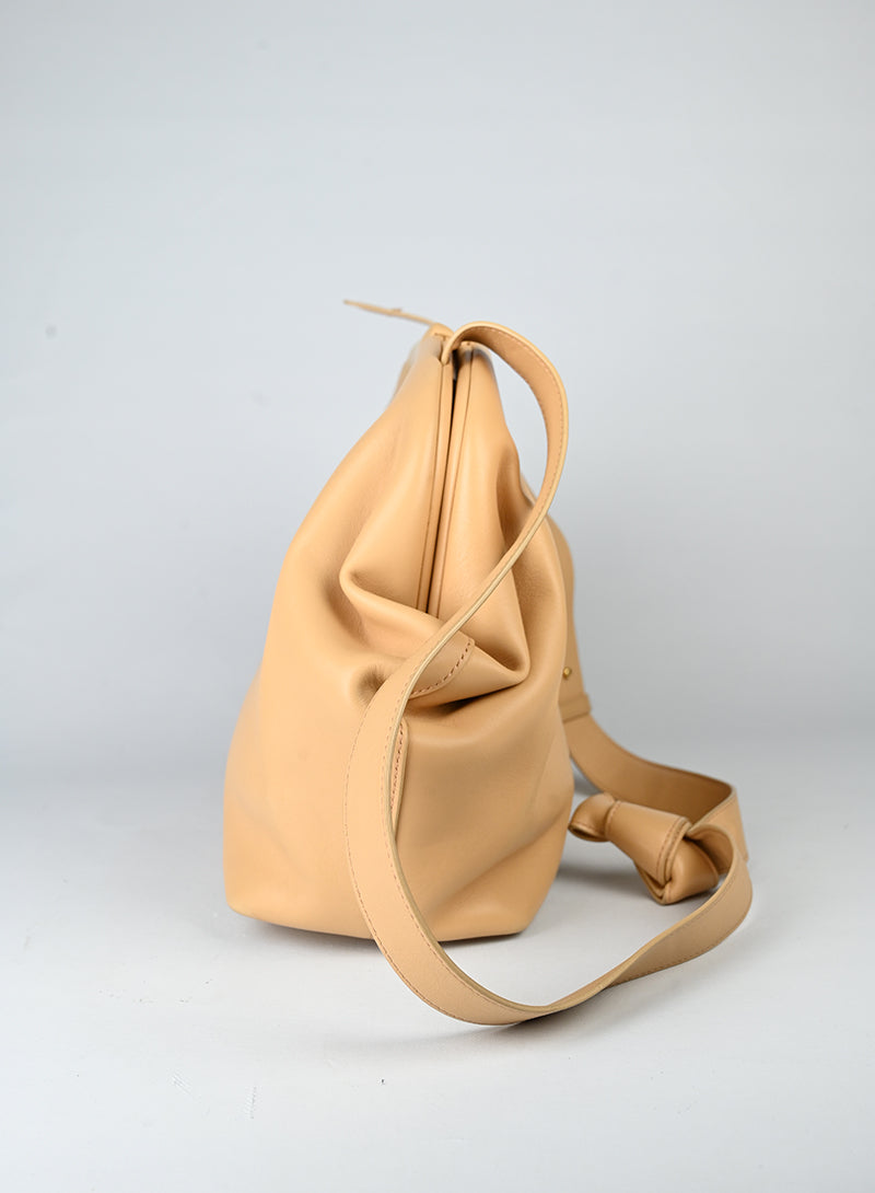 Bottega Veneta Maxi pouch in pelle beige