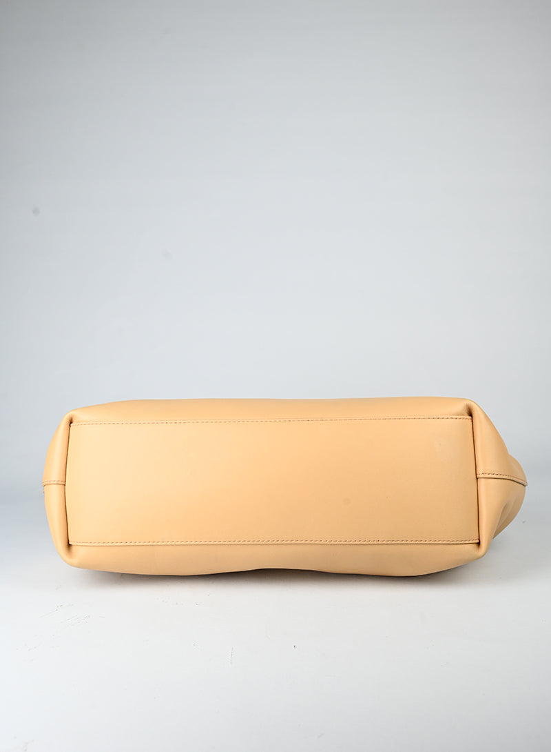 Bottega Veneta Maxi pouch in pelle beige