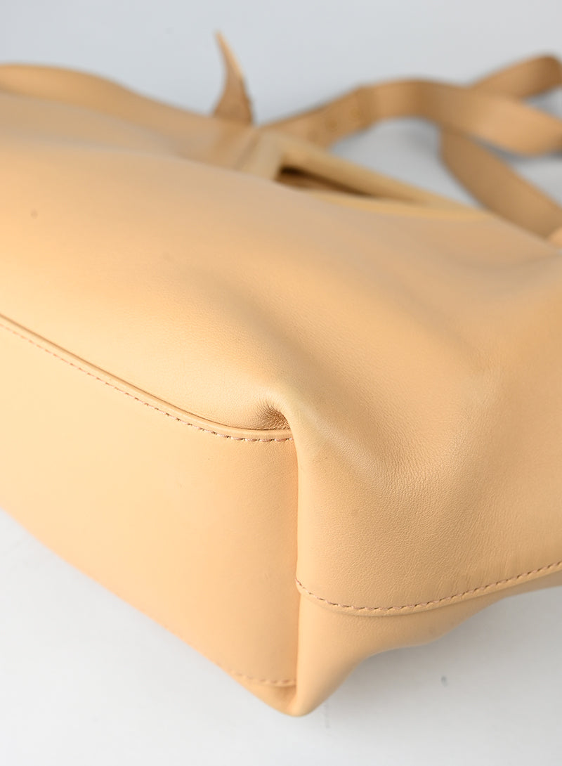 Bottega Veneta Maxi pouch in pelle beige