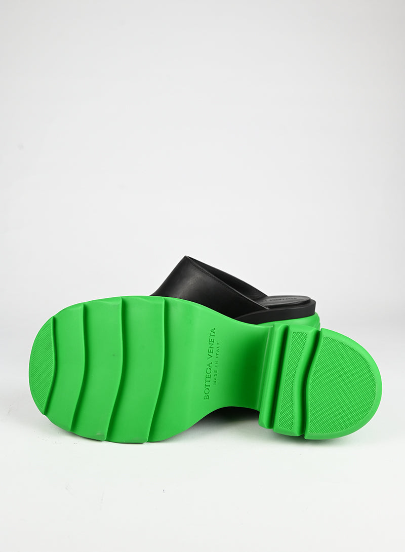 Bottega Veneta Mules in pelle nere e verdi - N. 39