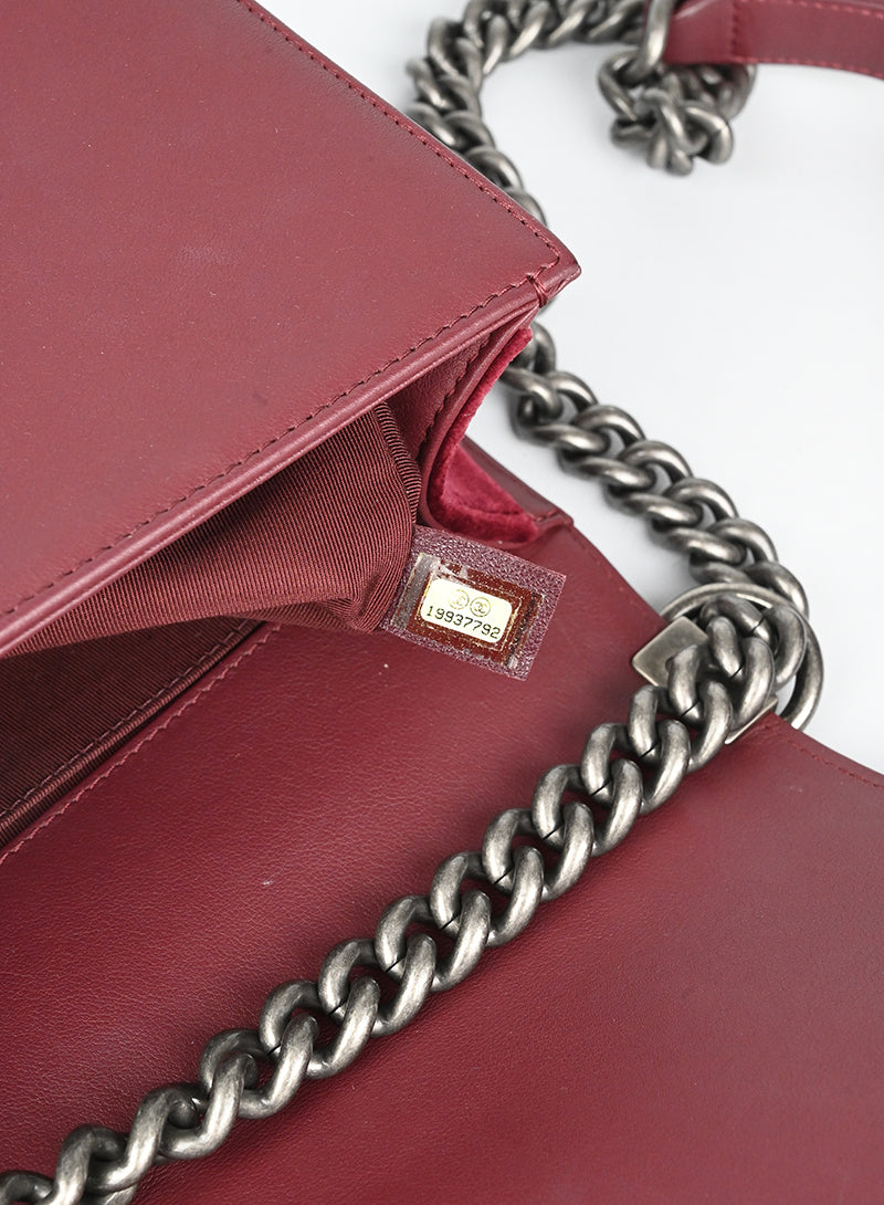 Chanel Borsa Boy in velluto burgundy