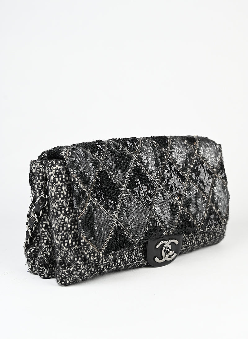 Chanel Borsa quilted nera con strass