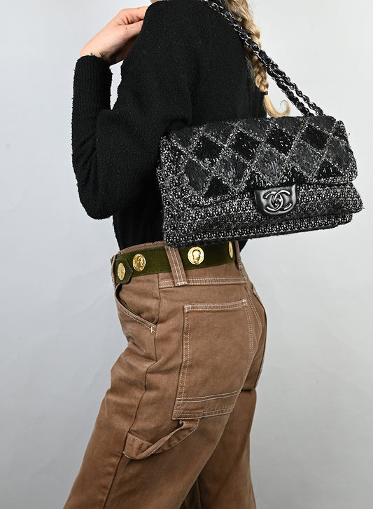 Chanel Borsa quilted nera con strass