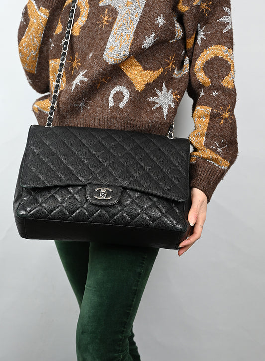 Chanel Borsa Jumbo in pelle nera