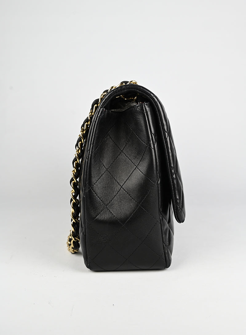 Chanel Borsa Timeless Jumbo in pelle nera