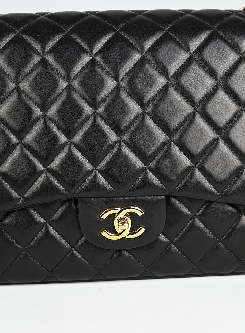 Chanel Borsa Timeless Jumbo in pelle nera