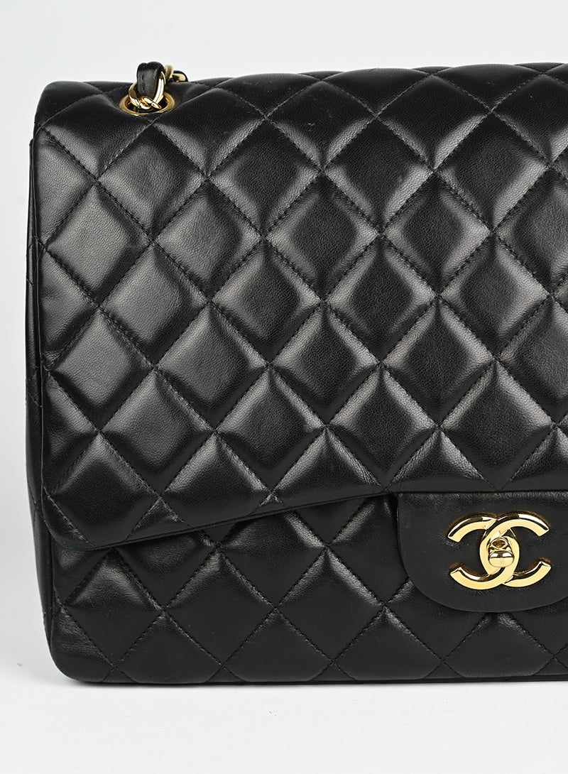 Chanel Borsa Timeless Jumbo in pelle nera