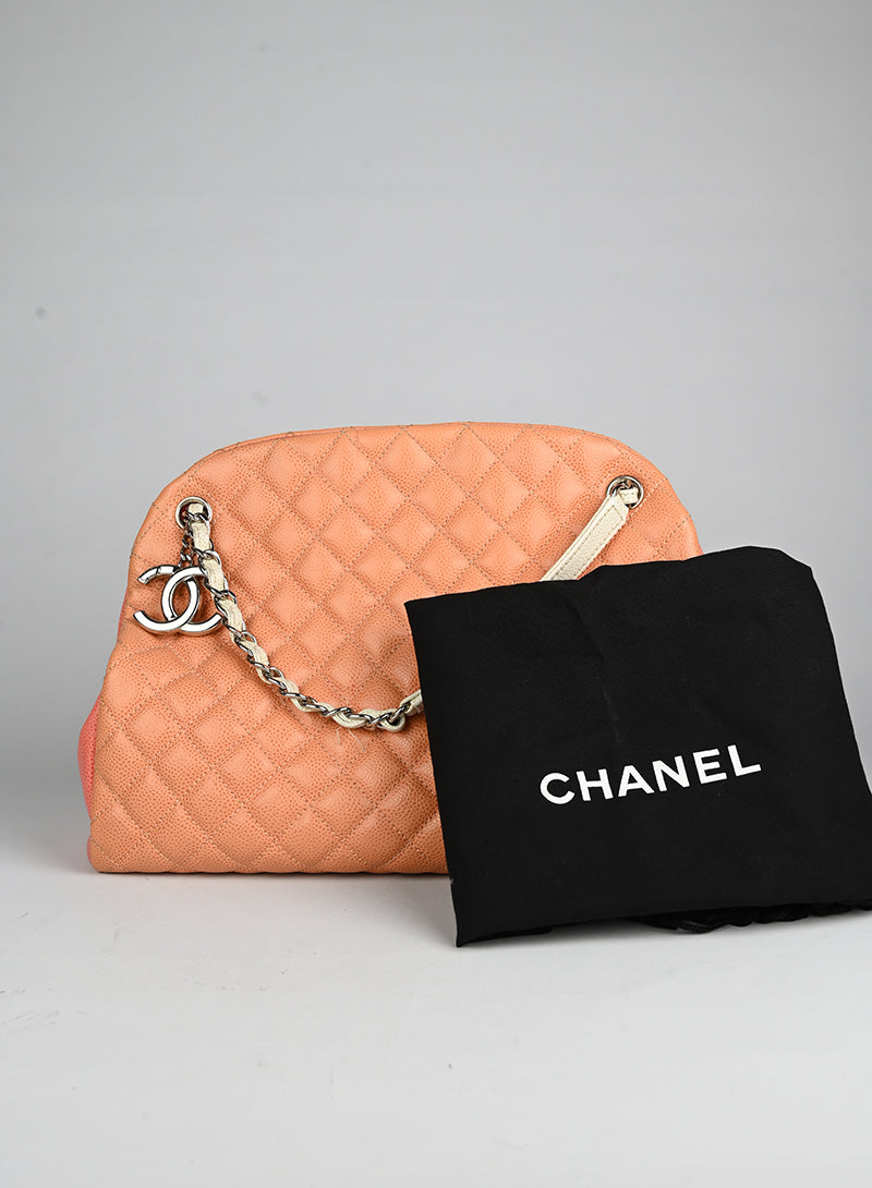 Chanel Borsa in pelle quilted rosa salmone