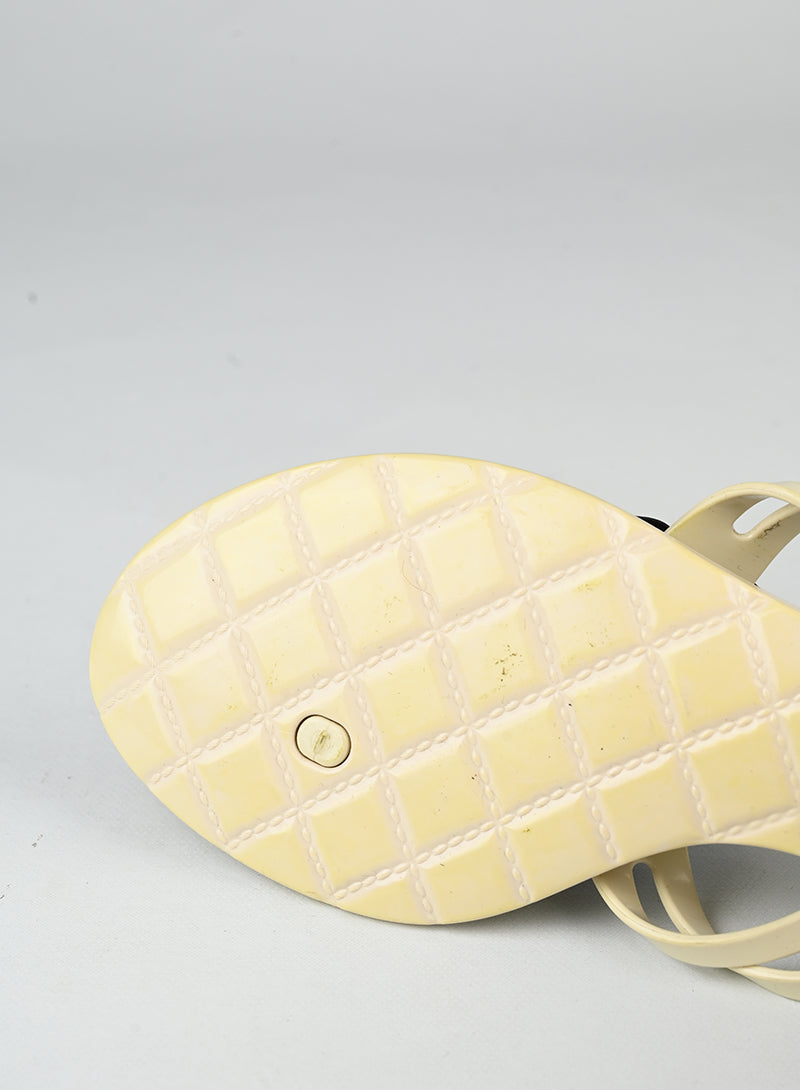 Chanel Sandali avorio con camelia nera - N. 41