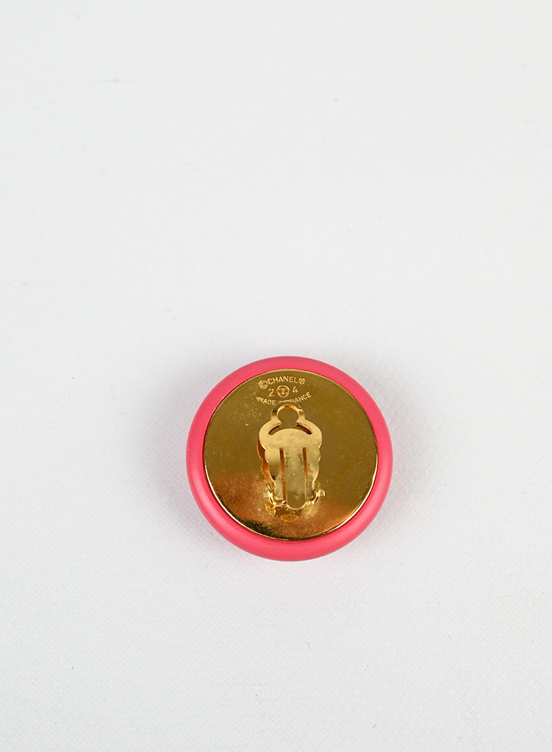 Chanel Orecchini a Bottone rosa - lesleyluxuryvintage