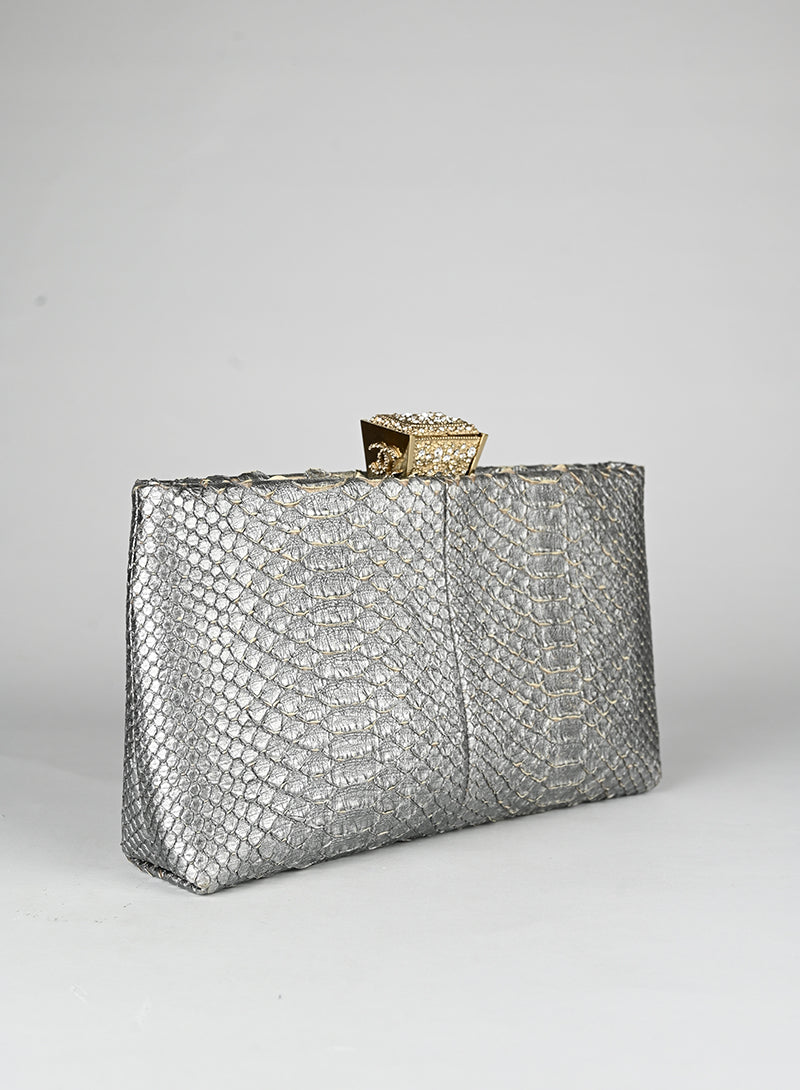 Chanel Pochette in pelle pitone argento