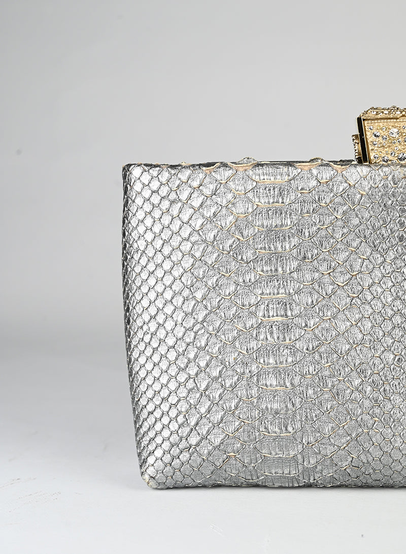 Chanel Pochette in pelle pitone argento