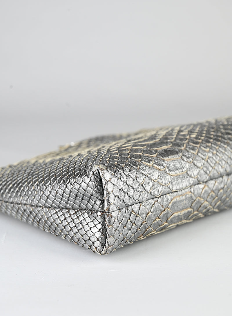 Chanel Pochette in pelle pitone argento
