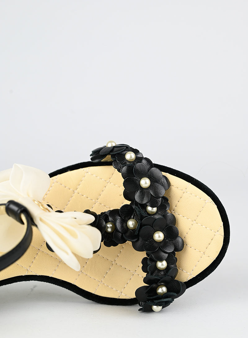 Chanel Sandali neri con applicazioni - N. 36 ½
