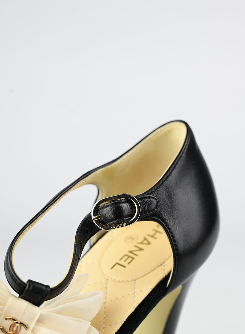 Chanel Sandali neri con applicazioni - N. 36 ½