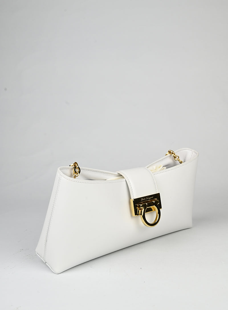 Ferragamo Borsa in pelle bianca - lesleyluxuryvintage