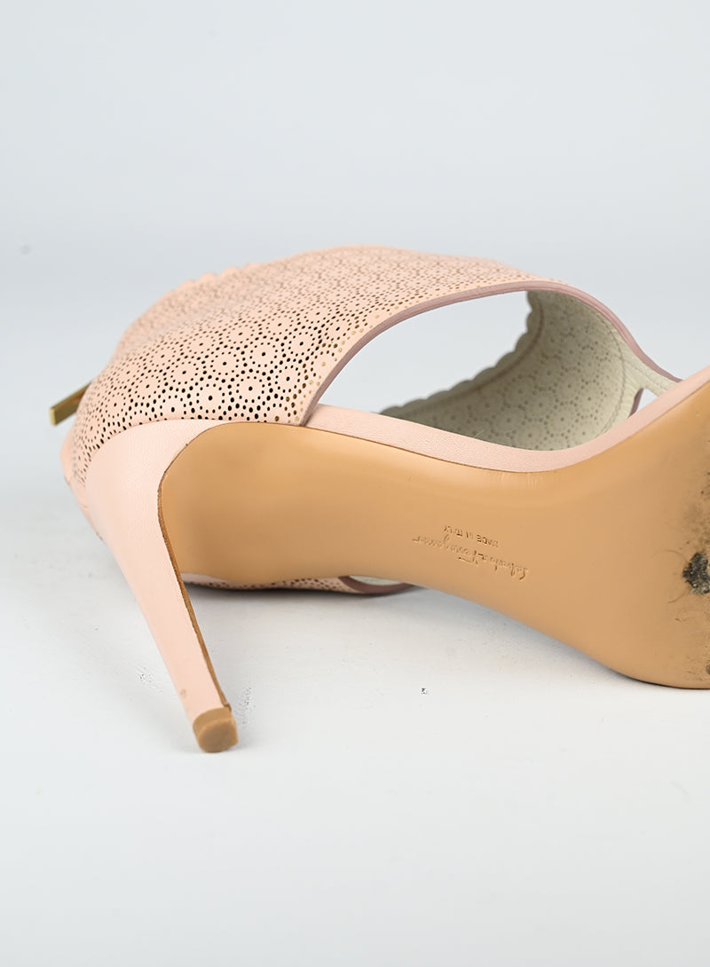 Ferragamo Sandali in pelle rosa cipria - N. 39