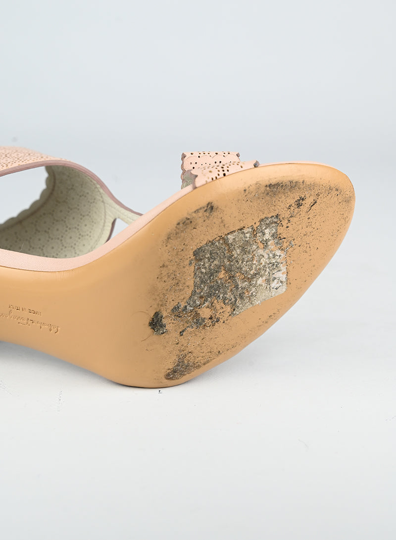 Ferragamo Sandali in pelle rosa cipria - N. 39