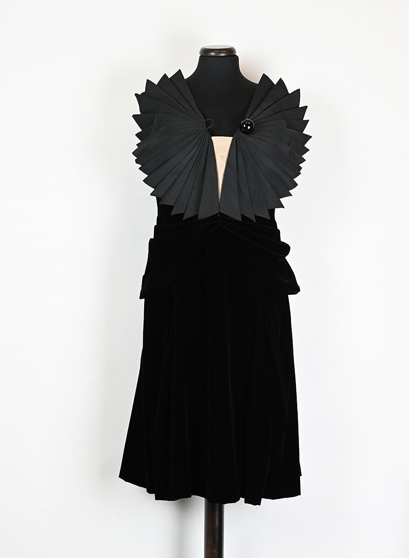 Giorgio Armani Abito in velluto nero - Tg. 44