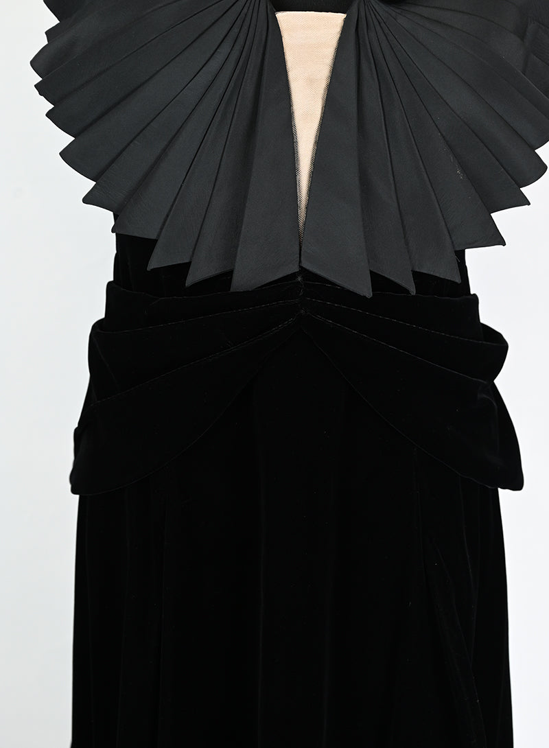 Giorgio Armani Abito in velluto nero - Tg. 44