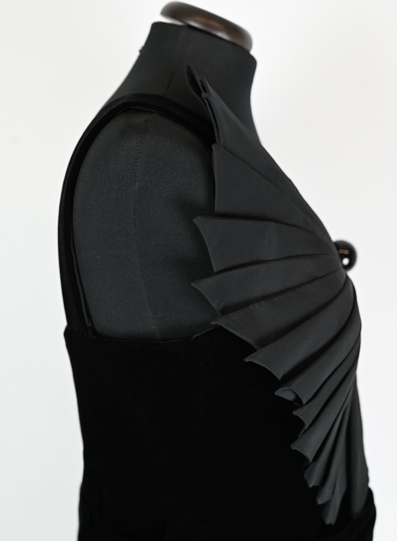 Giorgio Armani Abito in velluto nero - Tg. 44