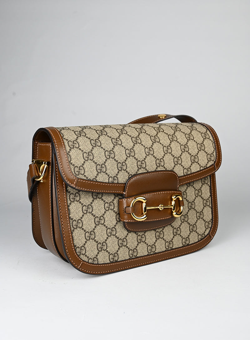 Gucci Borsa Horsebit in Monogram beige